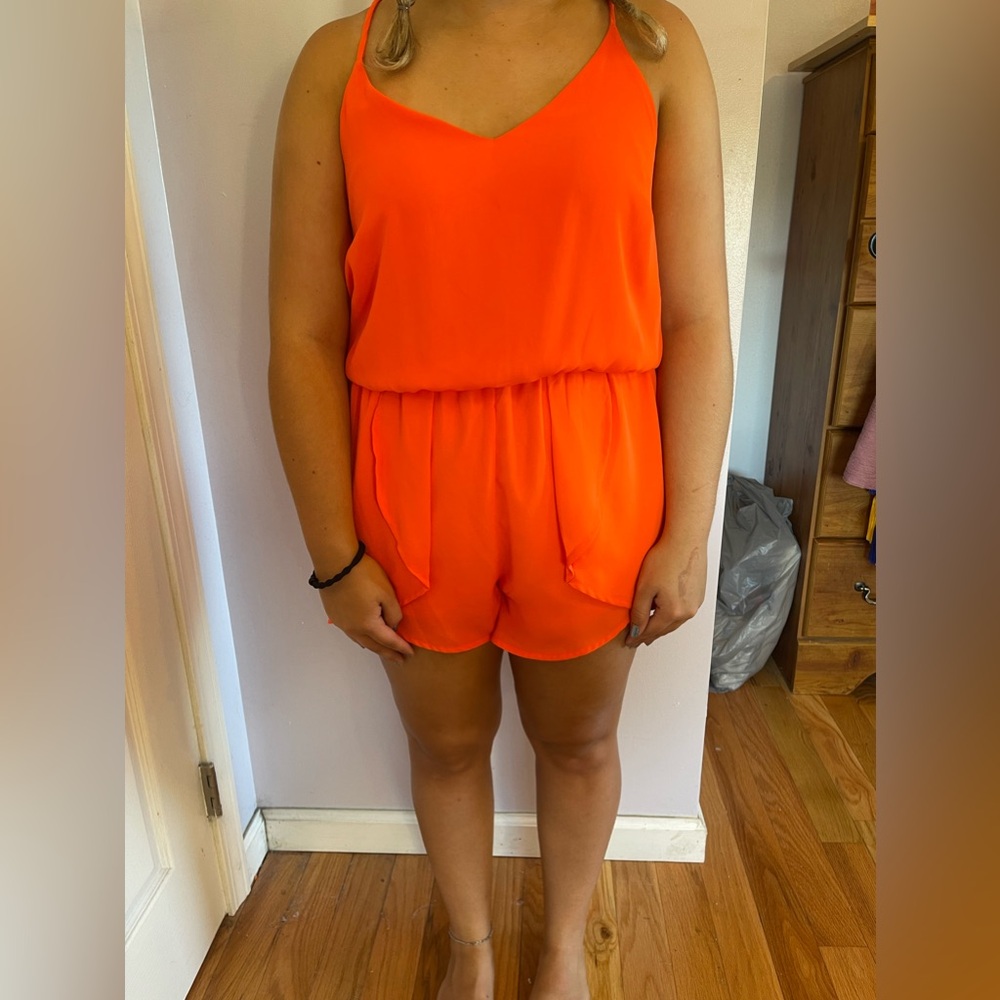 GB from Dillard’s, NWT size large romper!